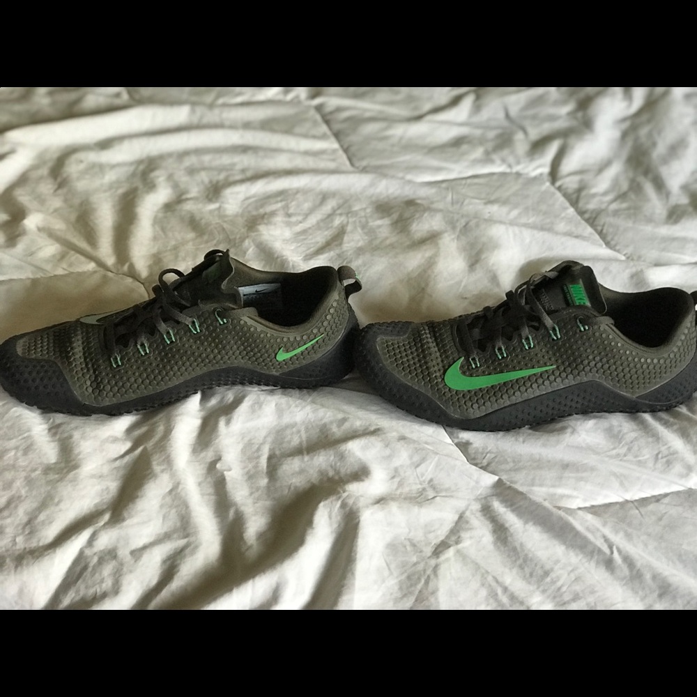 NIKE Free Trainer 1.0
